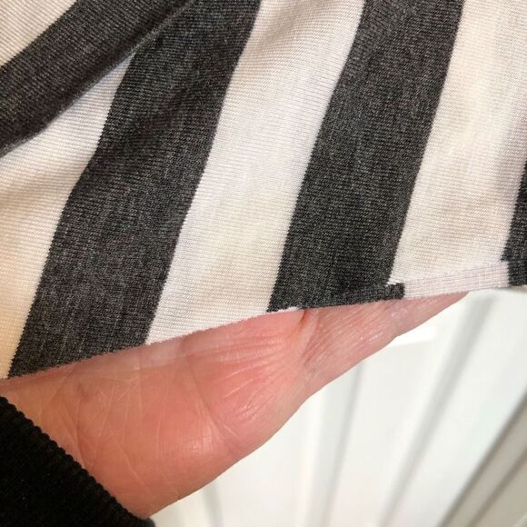 MYSTREE - NWT - L Sz M Raw Edge Striped Sleeveless Top/Dark Grey & White. CUTE! - Picture 12 of 16